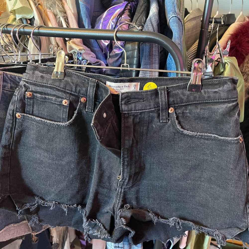 Abercrombie High Rise Denim Mom Short Curve Love